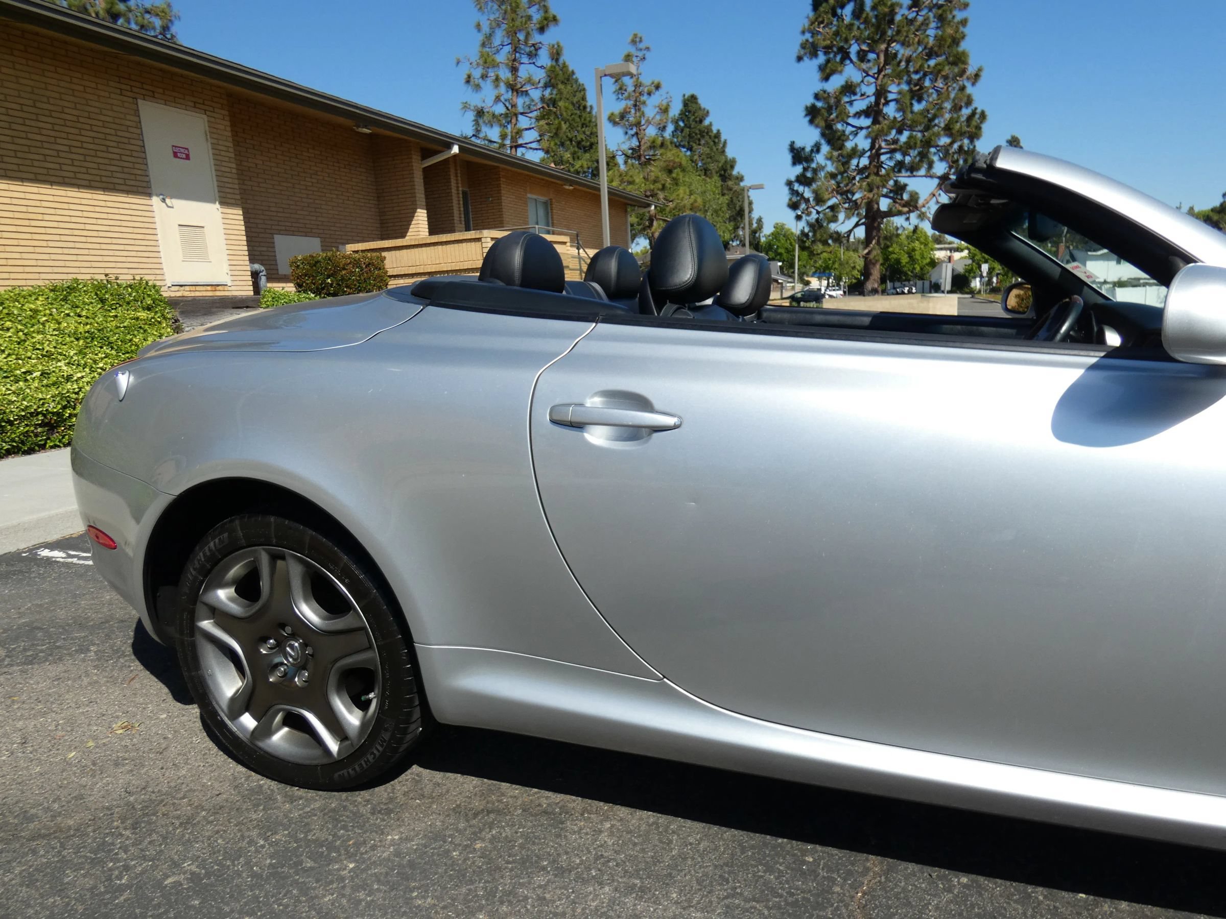 Used 2006 Lexus SC 430 Convertible RWD image 7