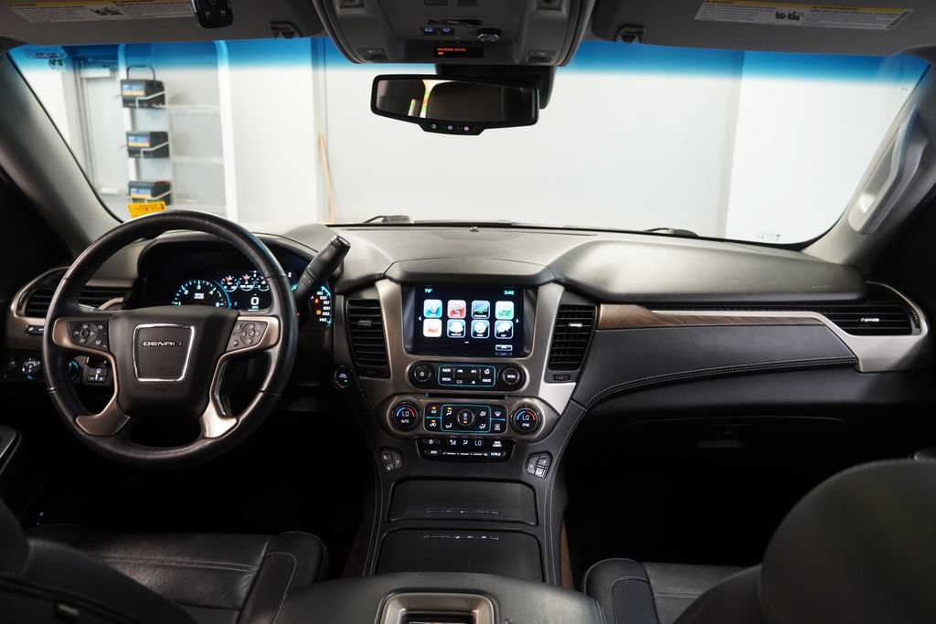 Used 2018 GMC Yukon Denali w/ Denali Ultimate Package AWD/4WD image 23
