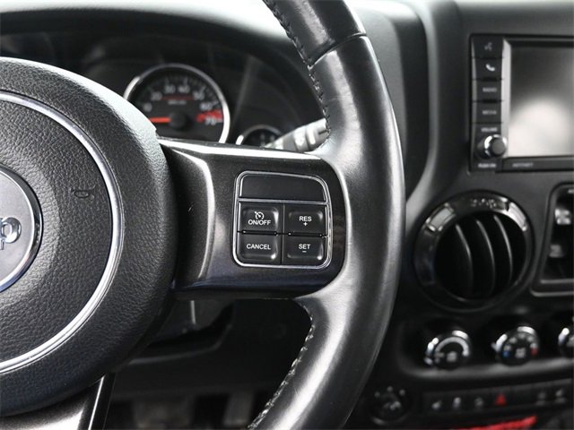 Used 2017 Jeep Wrangler Unlimited Rubicon image 32