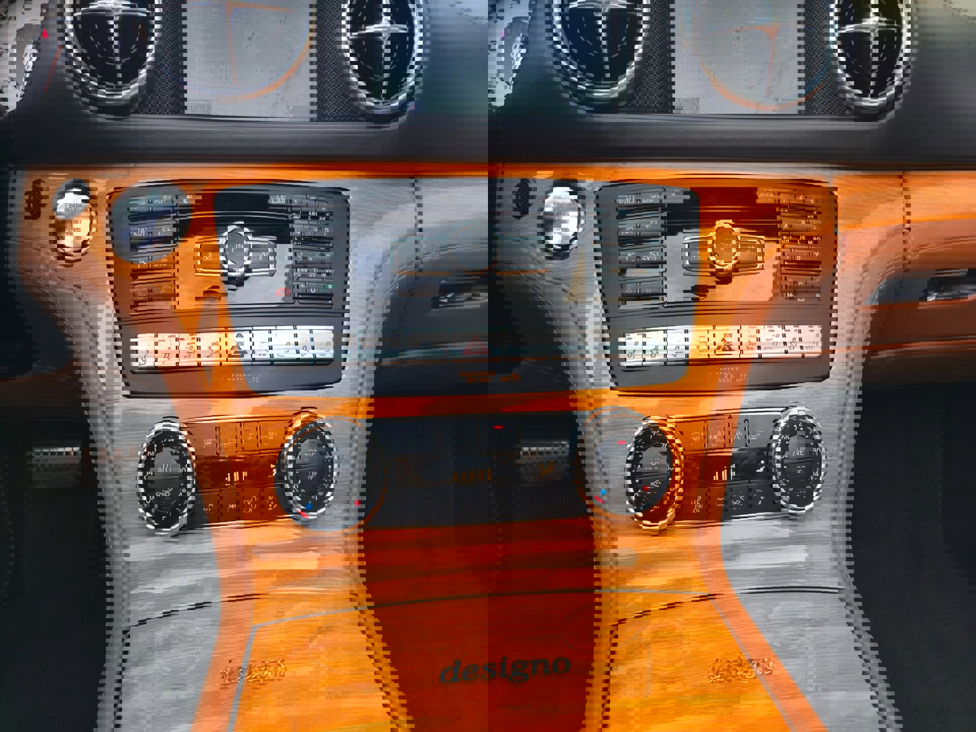 Used 2014 Mercedes-Benz SL 550 image 27