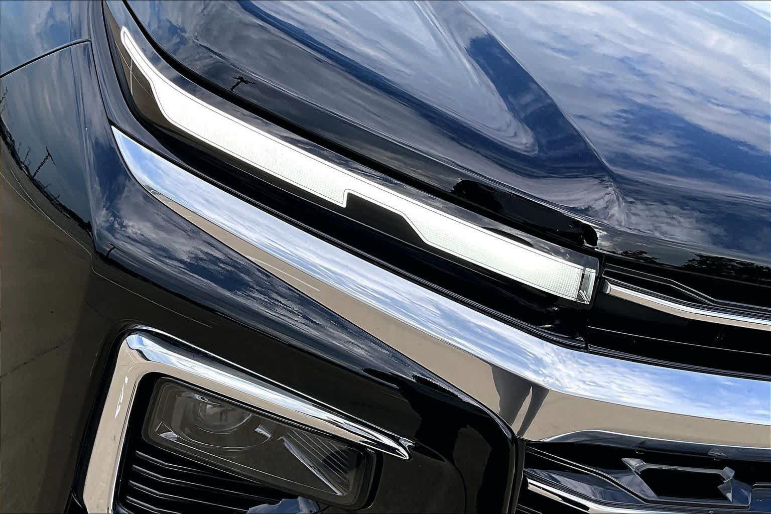 Used 2025 Chevrolet Traverse High Country w/ LPO, Floor Liner Package FWD image 27