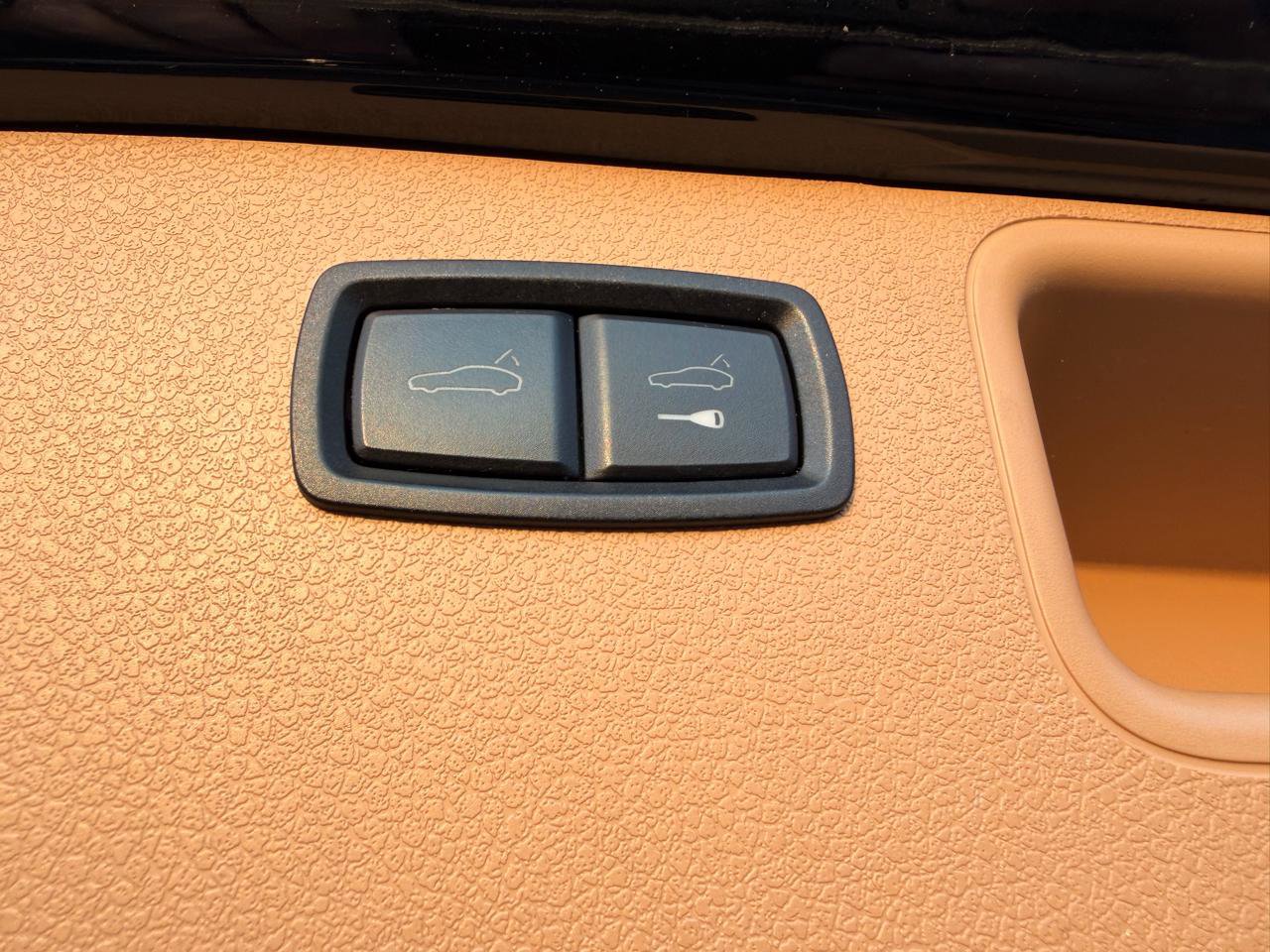 Used 2015 Porsche Macan S w/ Premium Package Plus image 20