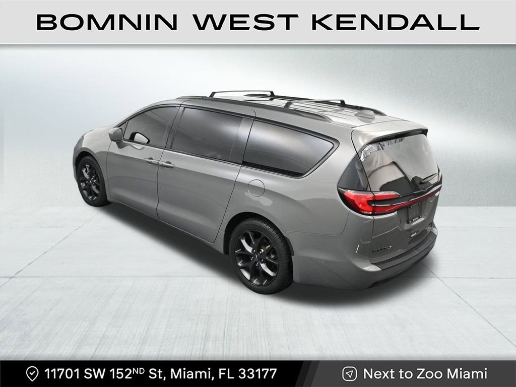 Used 2022 Chrysler Pacifica Limited w/ S Appearance Package image 15