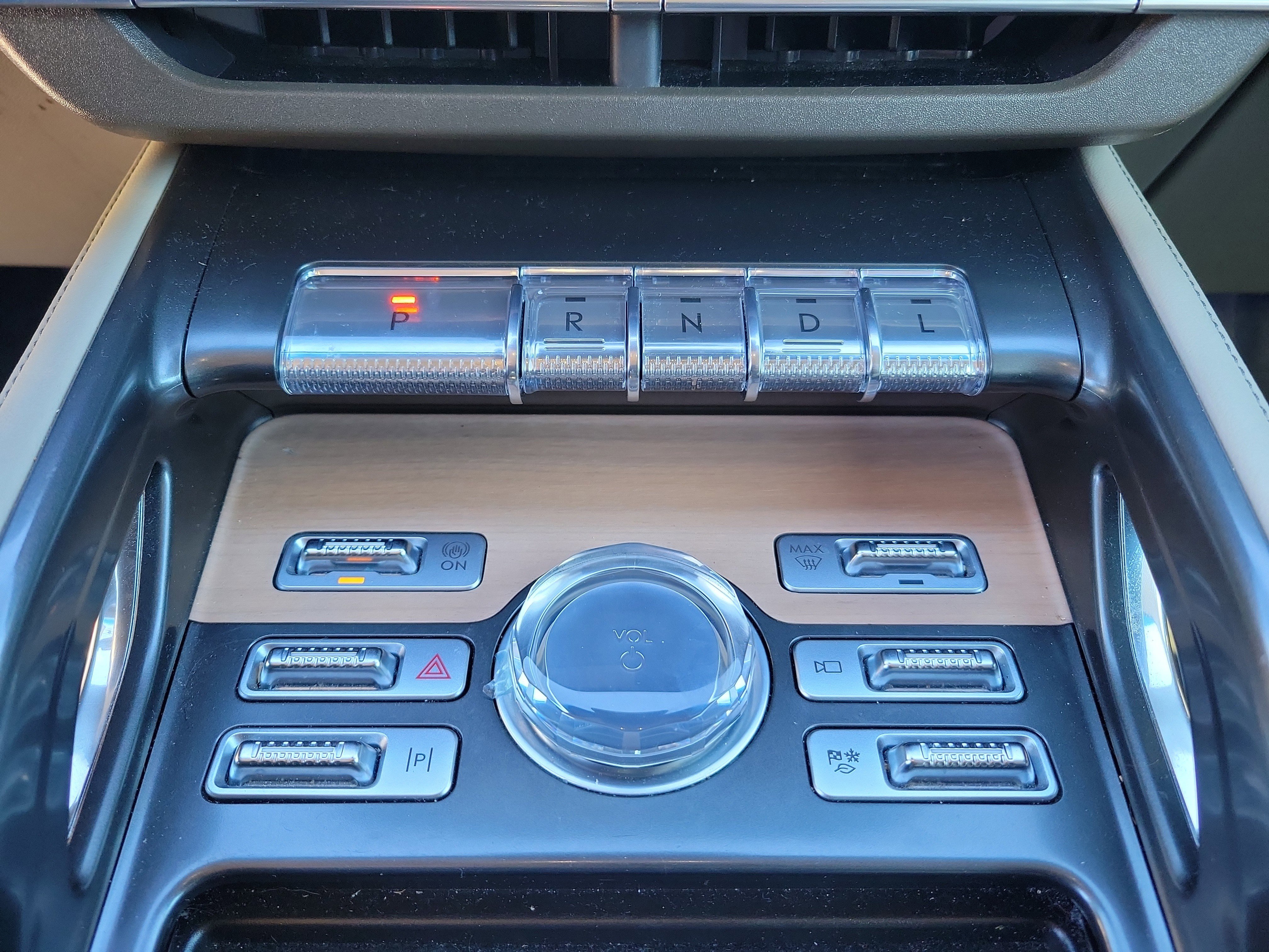 Used 2024 Lincoln Nautilus Reserve w/ Equipment Group 202A image 11