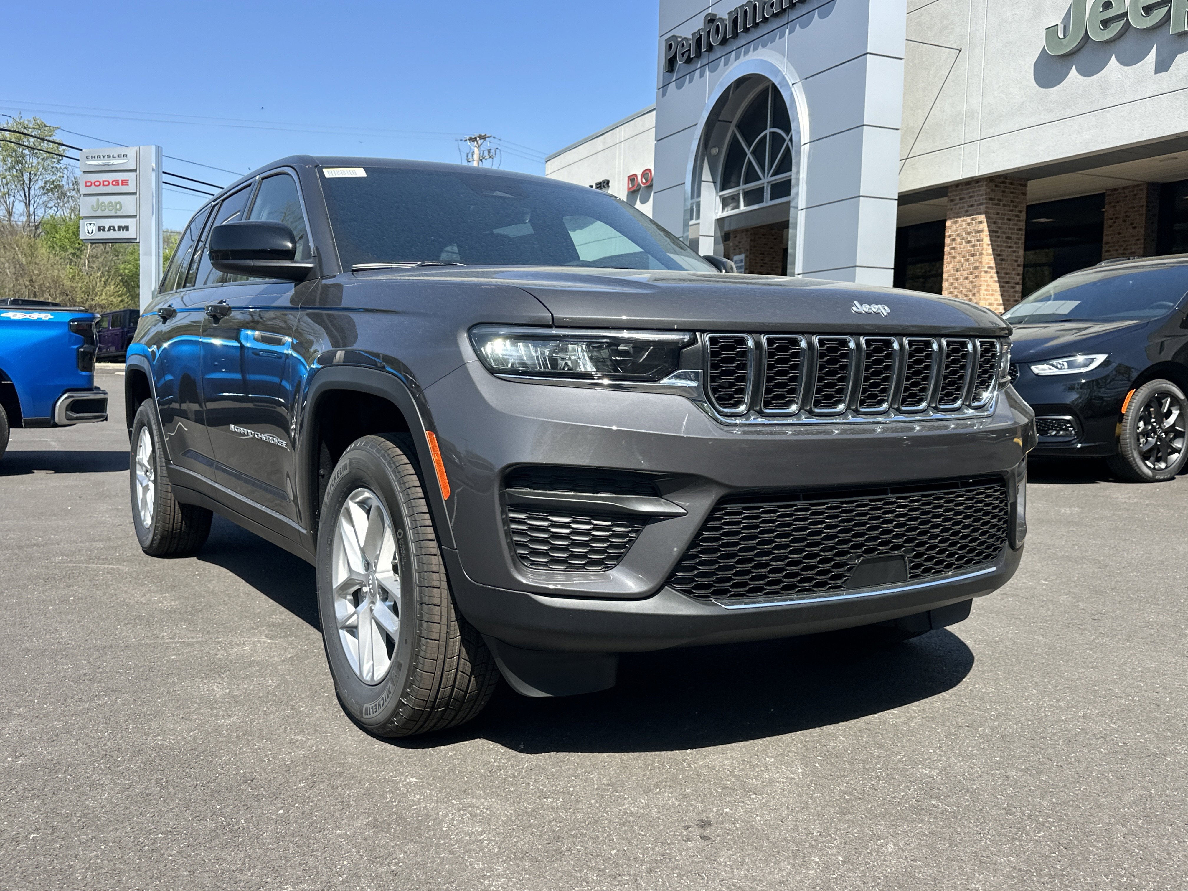 New 2026 Jeep Grand Cherokee Laredo AWD/4WD image 20