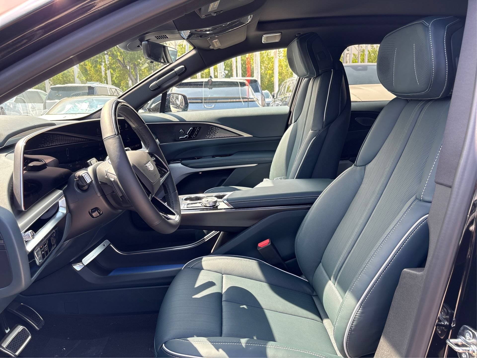 New 2026 Cadillac Lyriq Signature Luxury w/ Nappa Leather Package RWD image 9