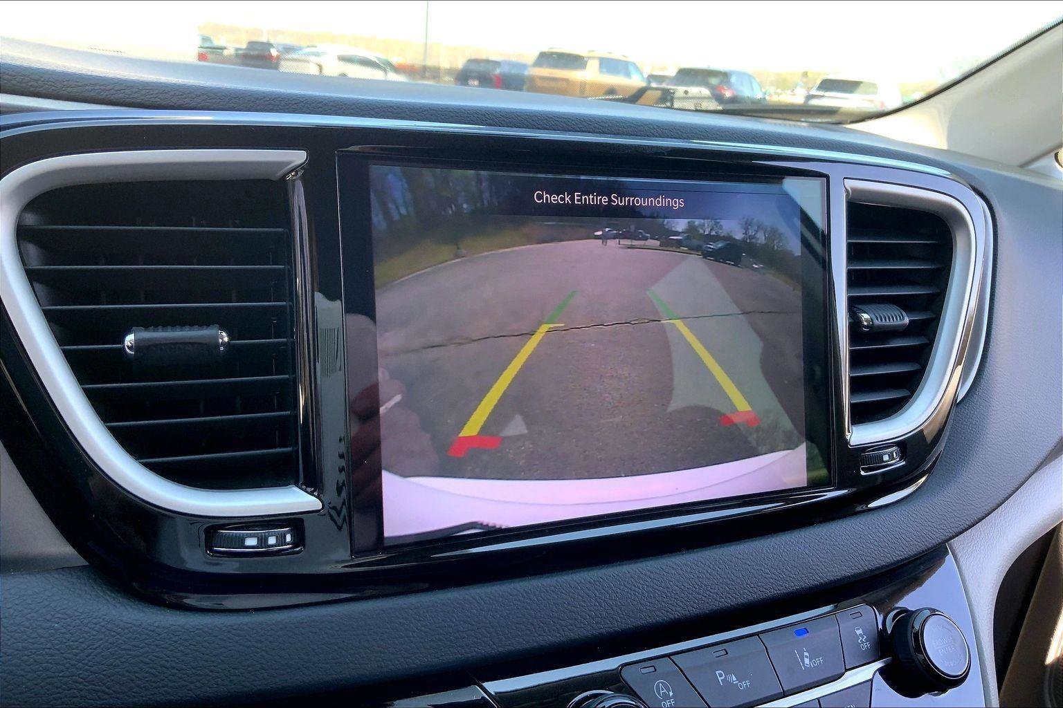 Used 2023 Chrysler Pacifica Touring-L image 20