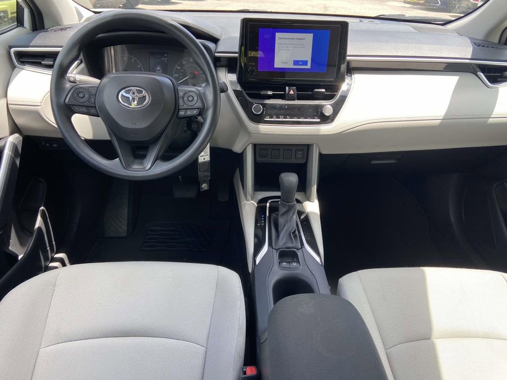 Used 2025 Toyota Corolla Cross L FWD image 9