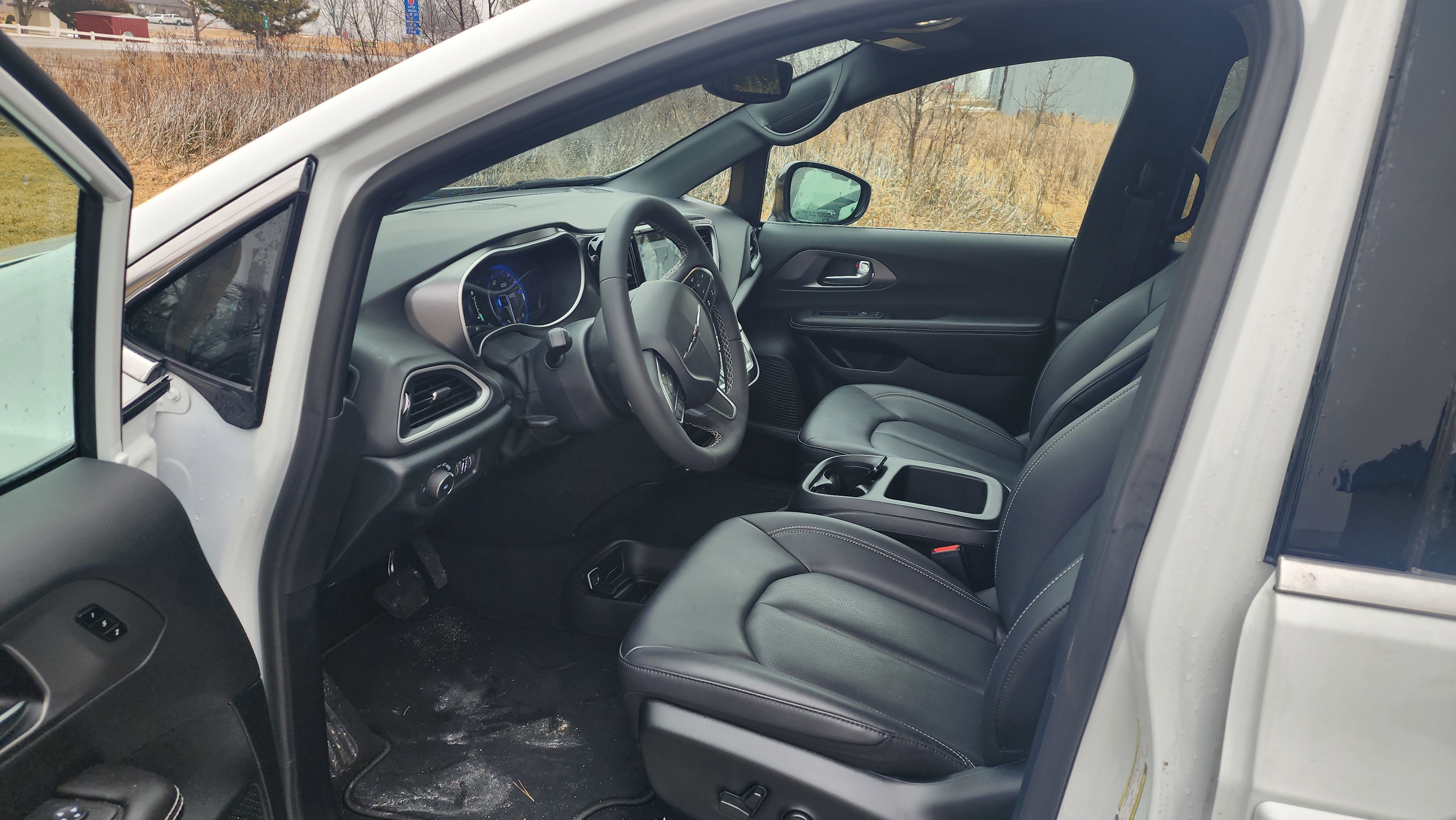 Used 2026 Chrysler Pacifica Select image 7