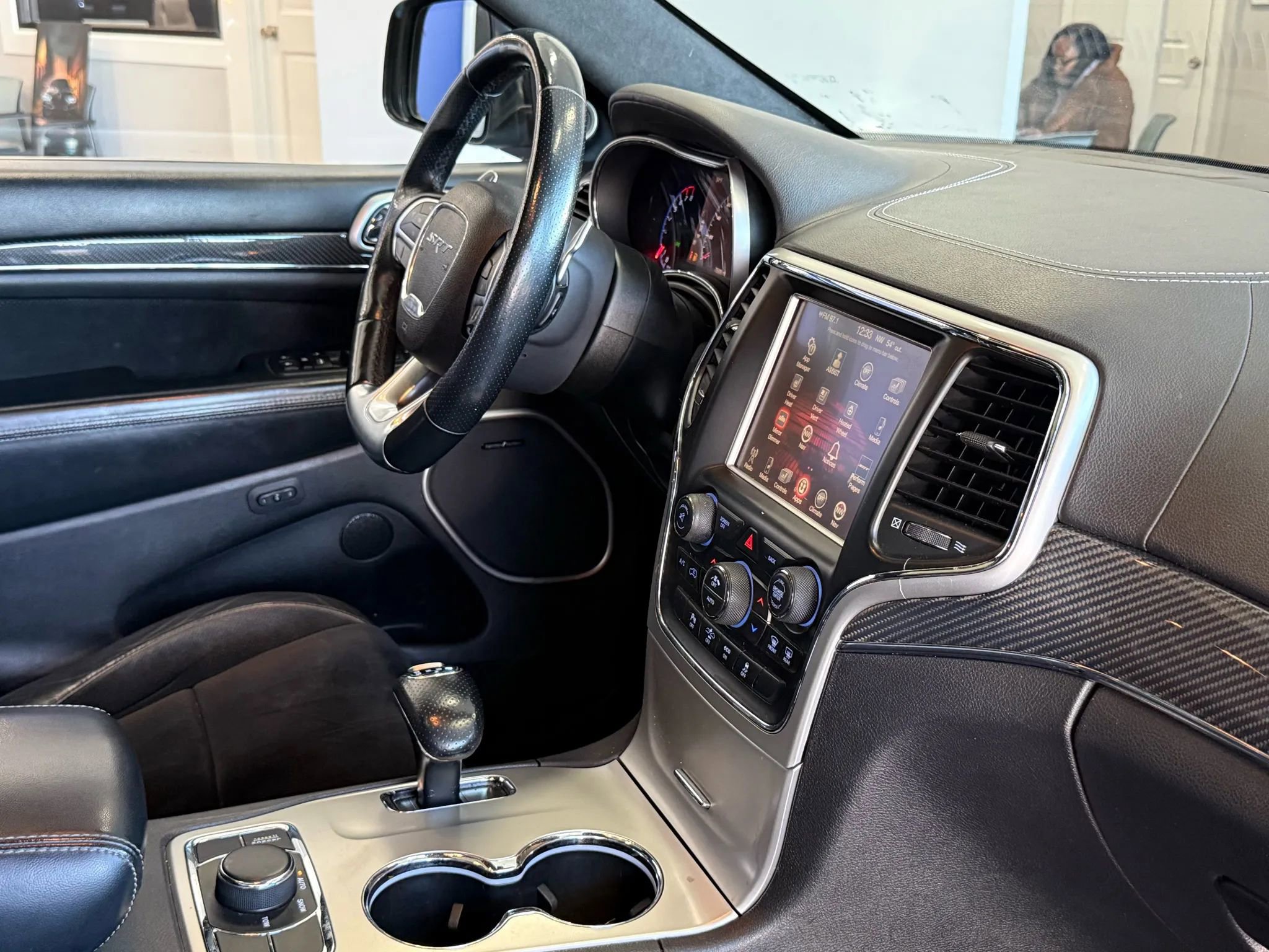 Used 2015 Jeep Grand Cherokee SRT image 20