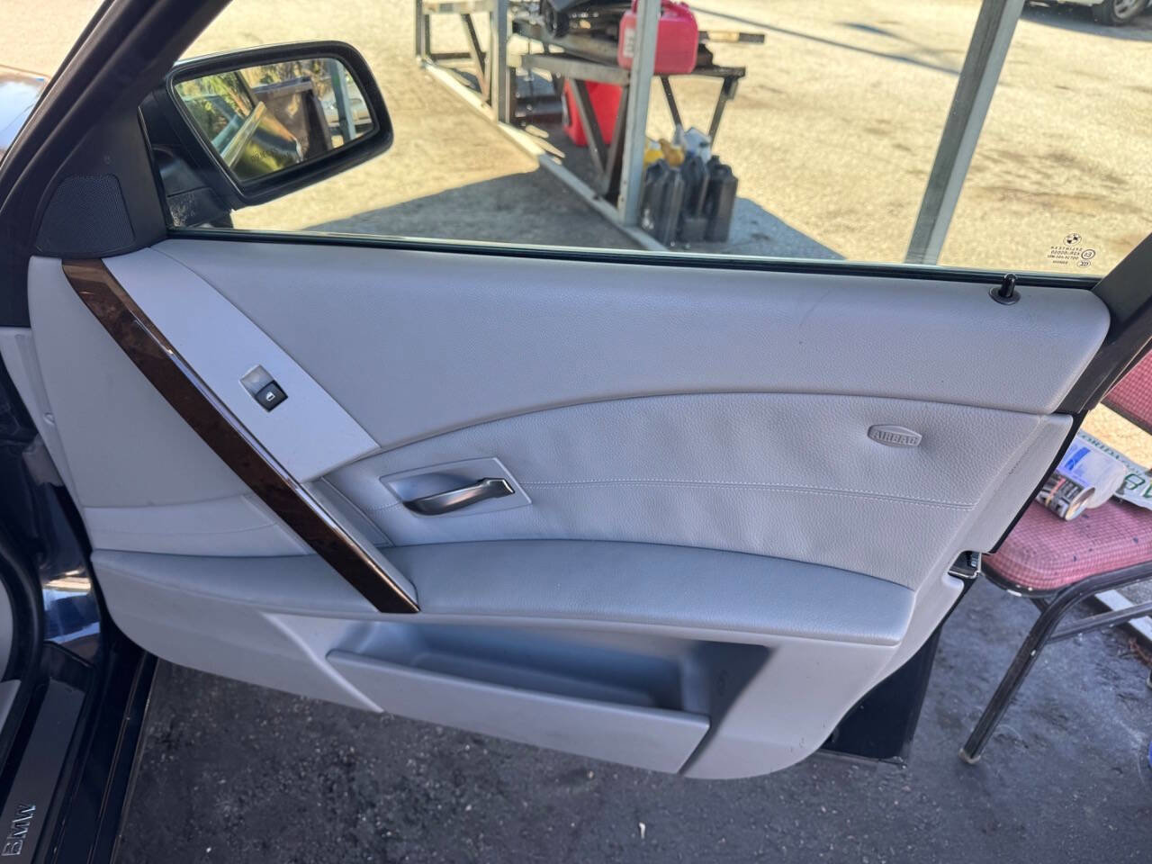 Used 2006 BMW 530xi Sedan image 18