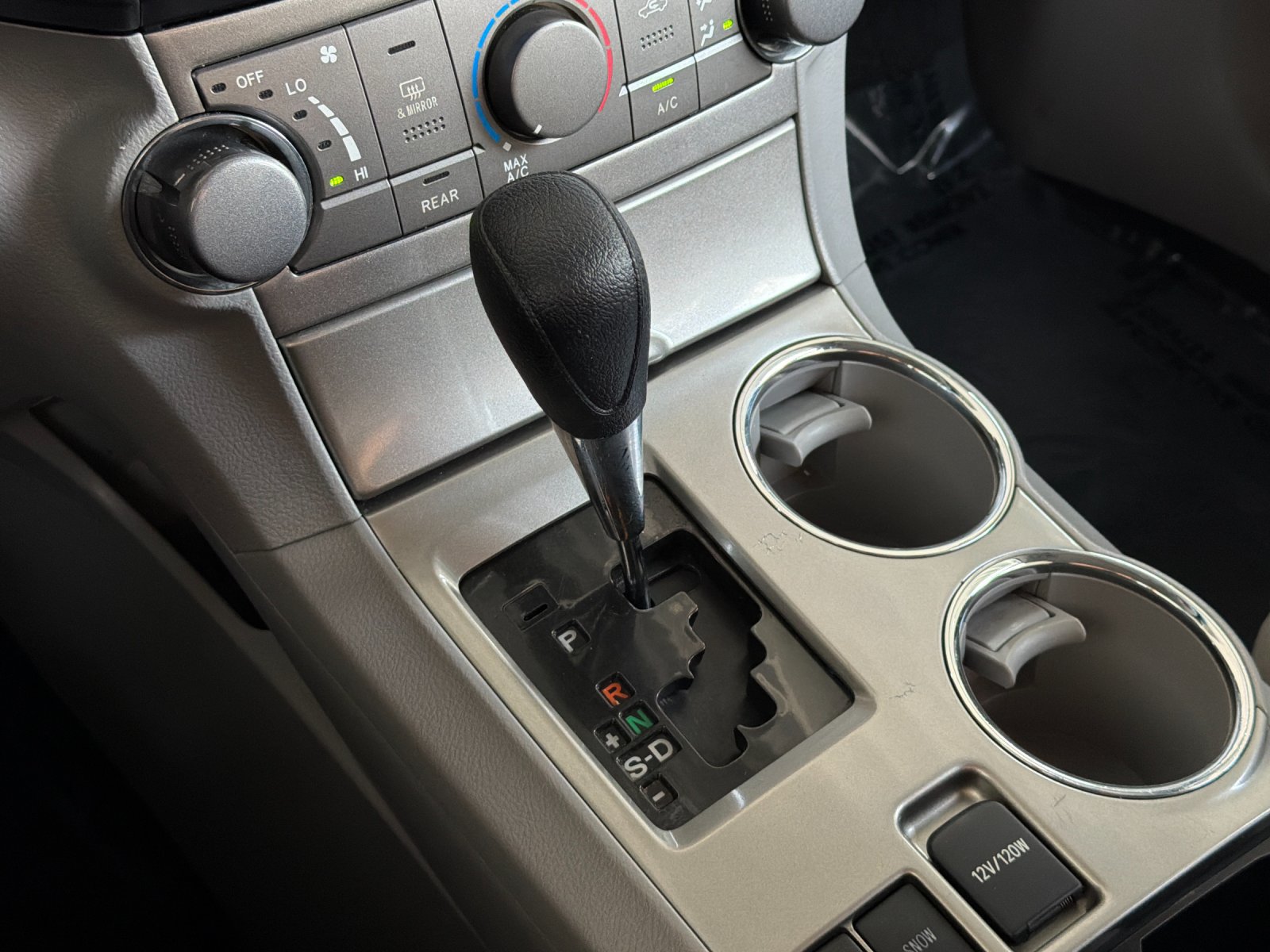 Used 2013 Toyota Highlander Plus FWD image 19