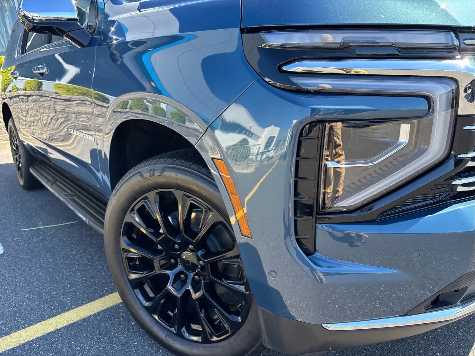 Certified 2025 Chevrolet Suburban Premier image 28
