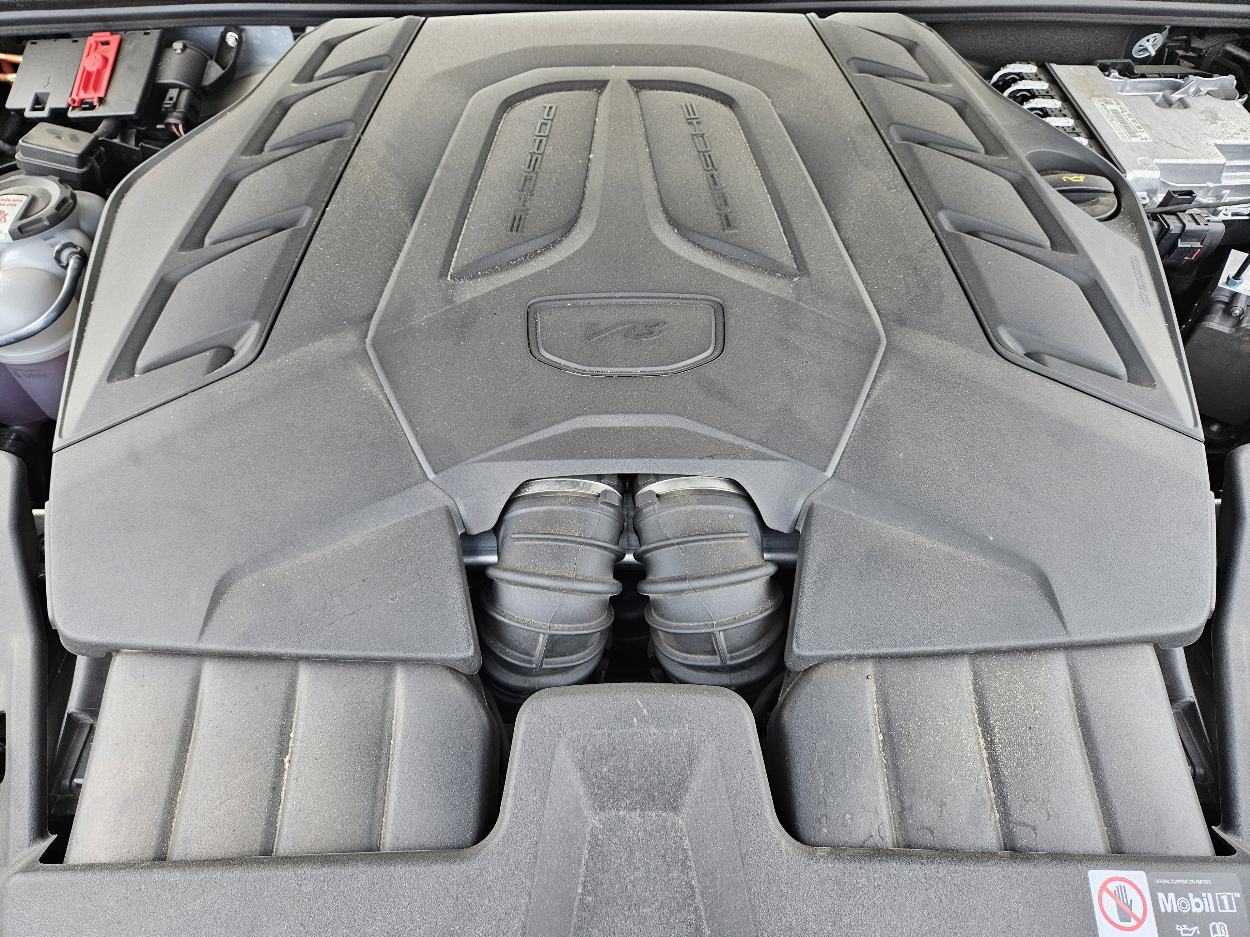 Certified 2025 Porsche Cayenne S image 30