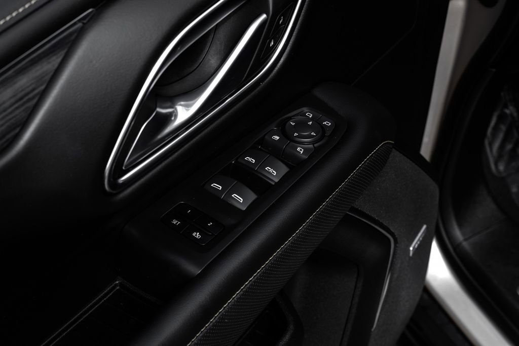 Used 2021 GMC Yukon XL SLT w/ SLT Premium Package image 43