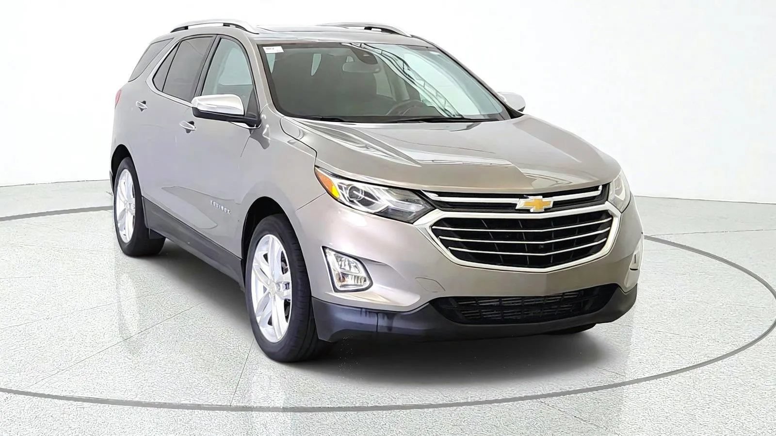 Used 2018 Chevrolet Equinox Premier AWD/4WD image 2
