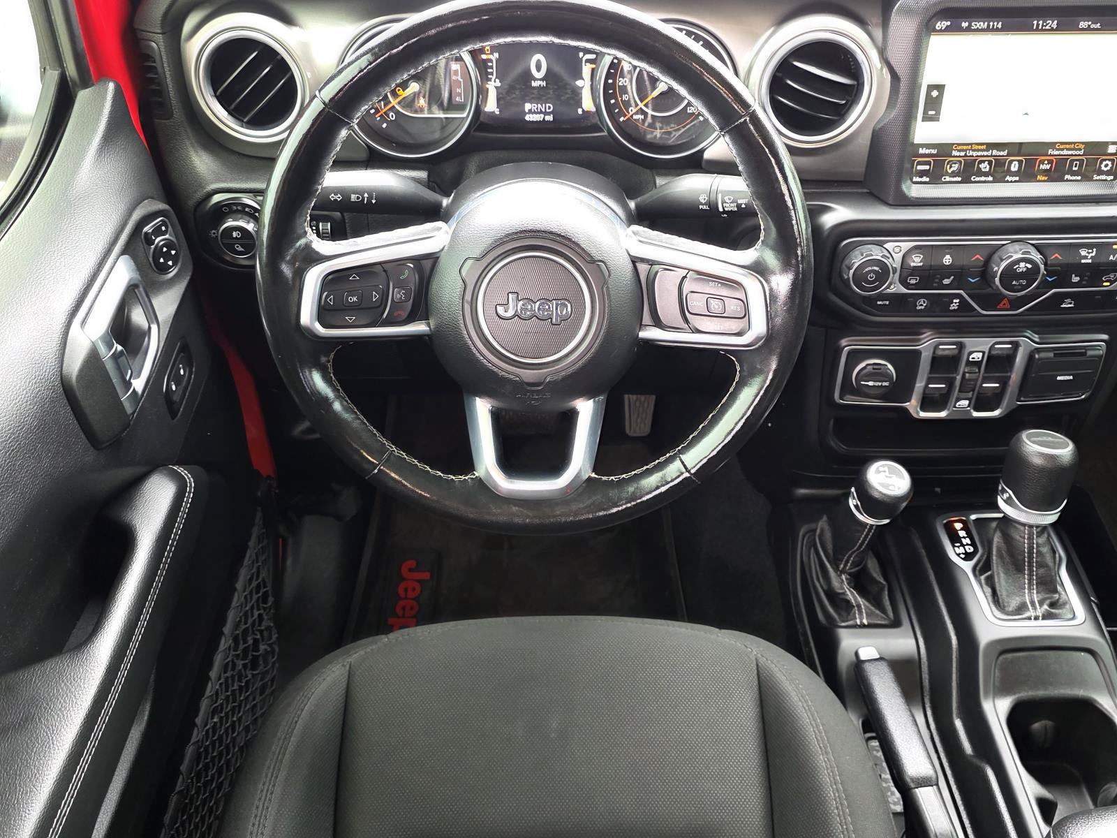 Used 2020 Jeep Gladiator Overland AWD/4WD image 10