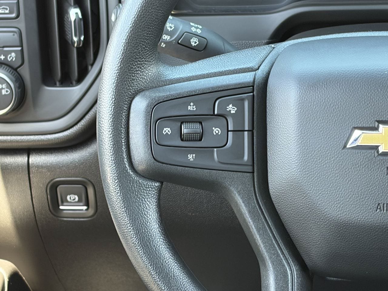 Used 2026 Chevrolet Silverado 1500 Custom AWD/4WD image 21