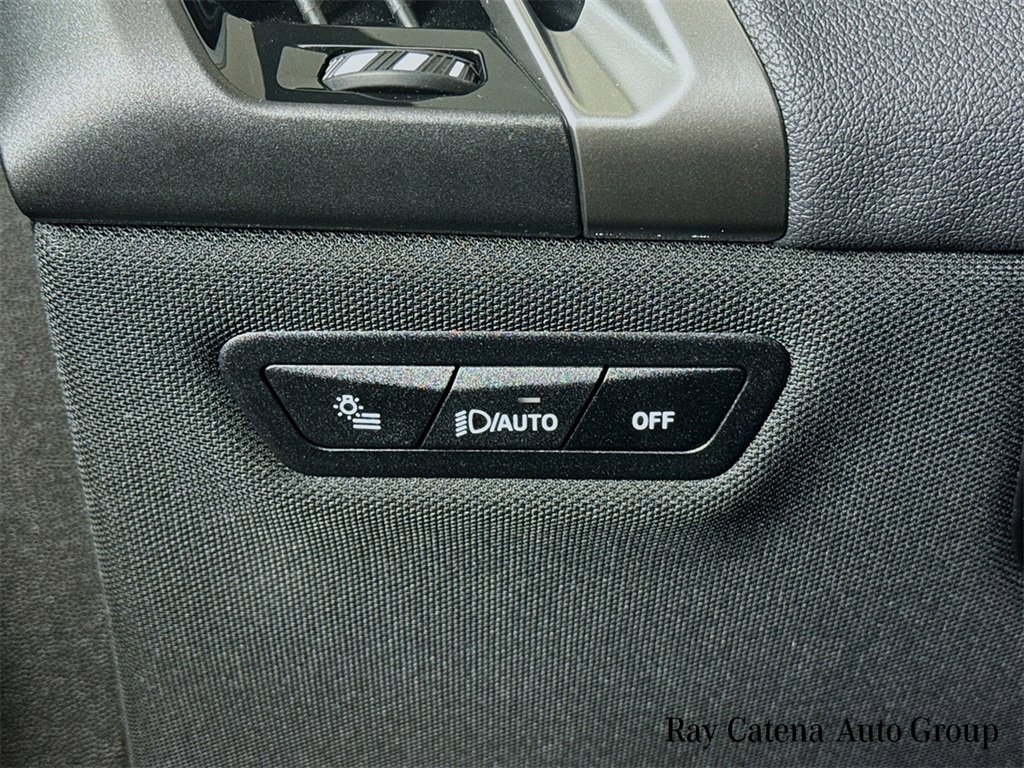 Used 2025 BMW iX M60 image 10