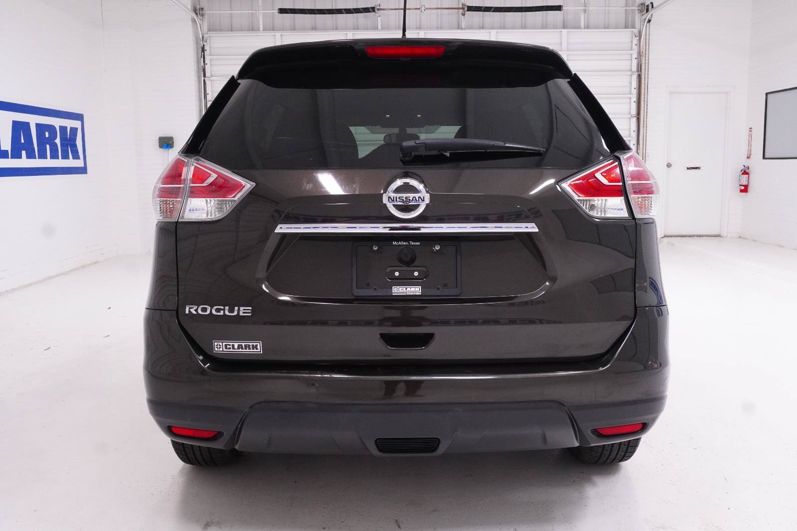 Used 2016 Nissan Rogue S w/ Appearance Package FWD image 31