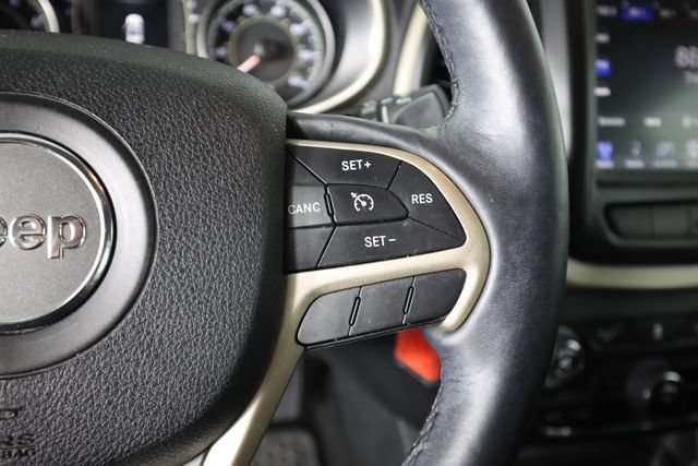 Used 2014 Jeep Cherokee Latitude w/ Cold Weather Group AWD/4WD image 38