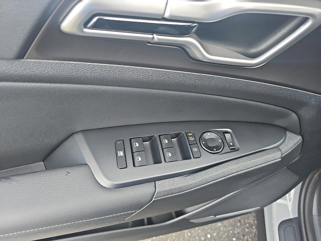 New 2026 Kia Sportage EX image 9