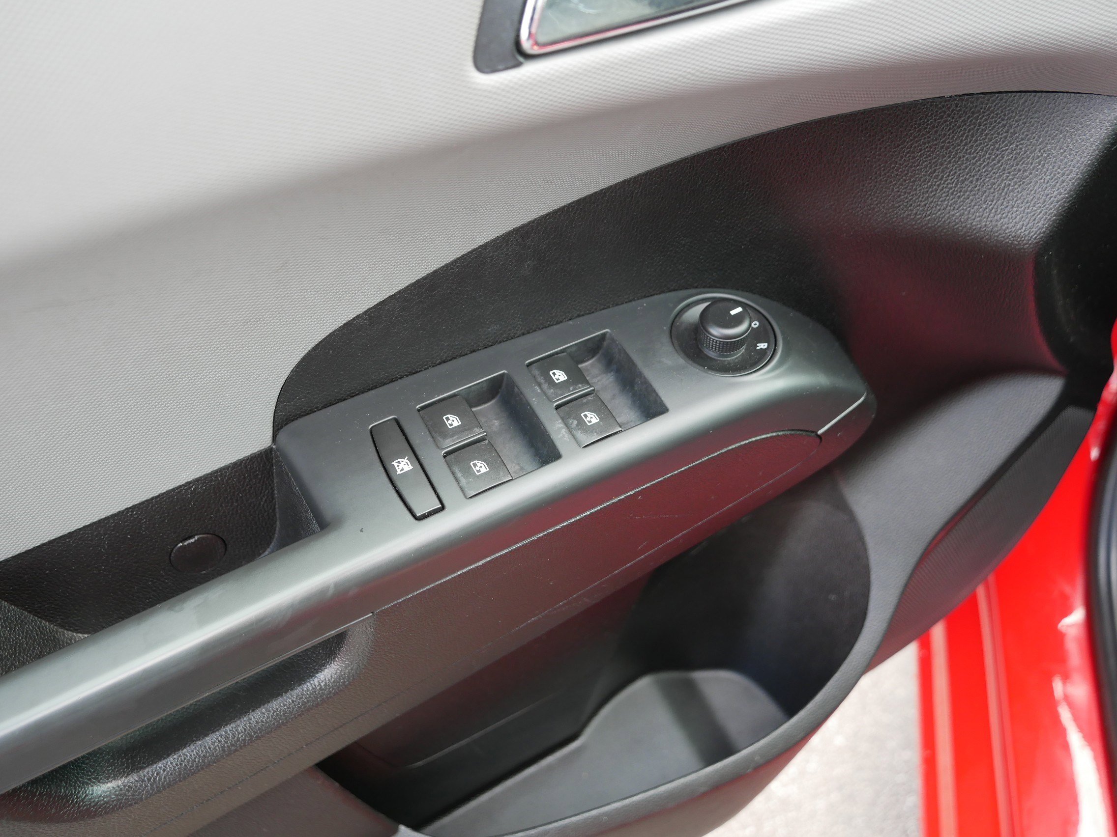 Used 2014 Chevrolet Sonic LT image 19