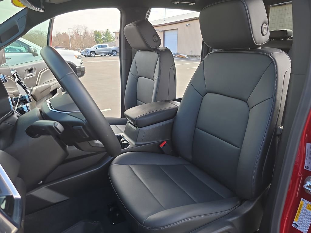 Used 2025 GMC Canyon Elevation w/ Convenience Package image 16