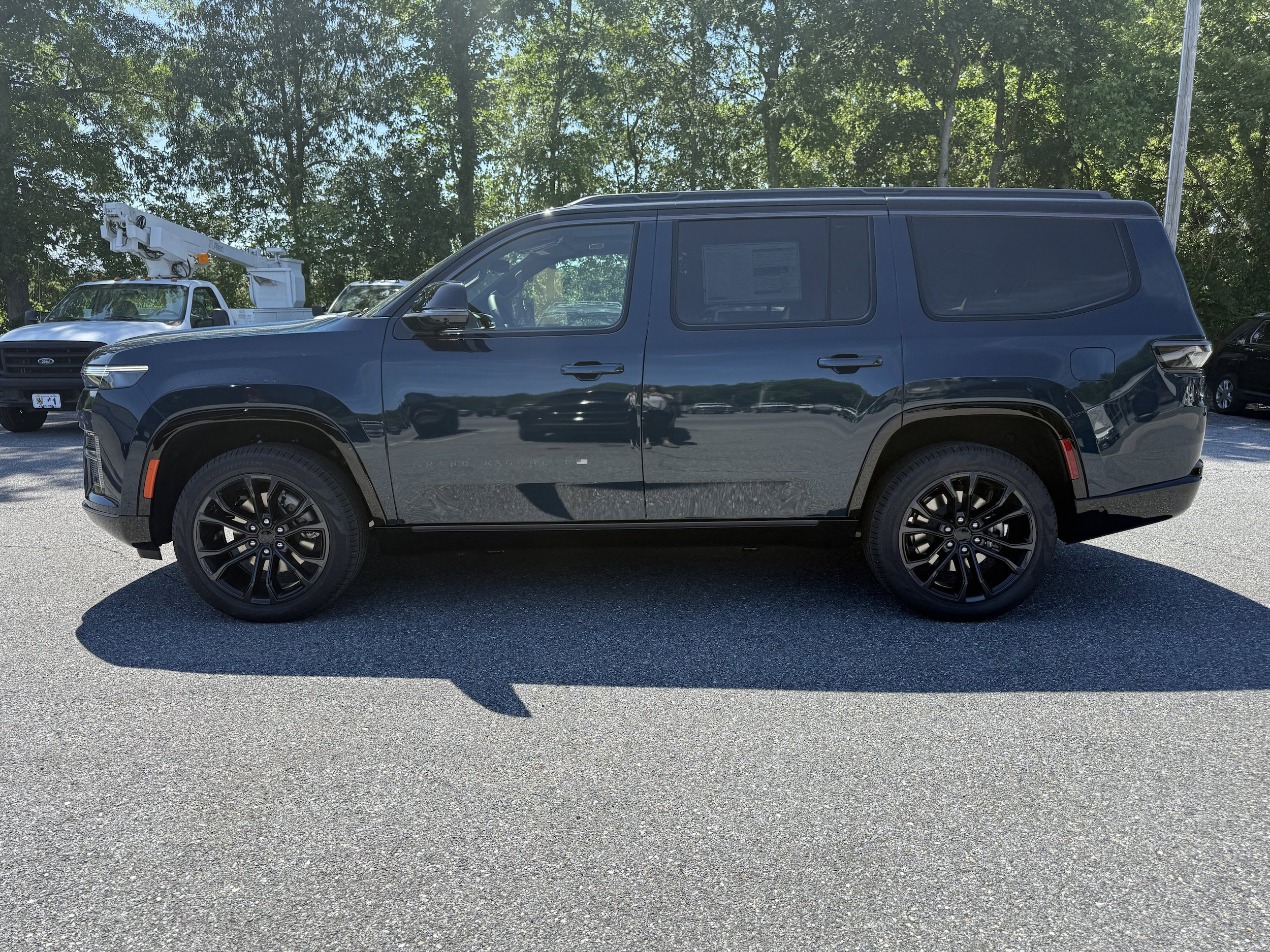 New 2026 Jeep Grand Wagoneer Summit AWD/4WD image 4