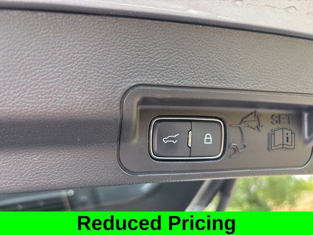 Used 2023 Ford Explorer XLT image 37