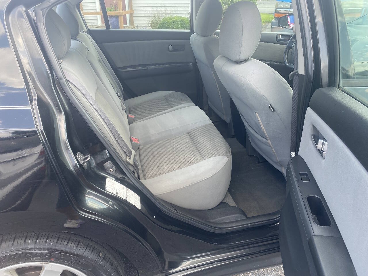Used 2011 Nissan Sentra 2.0 SR w/ Convenience Pkg FWD image 9