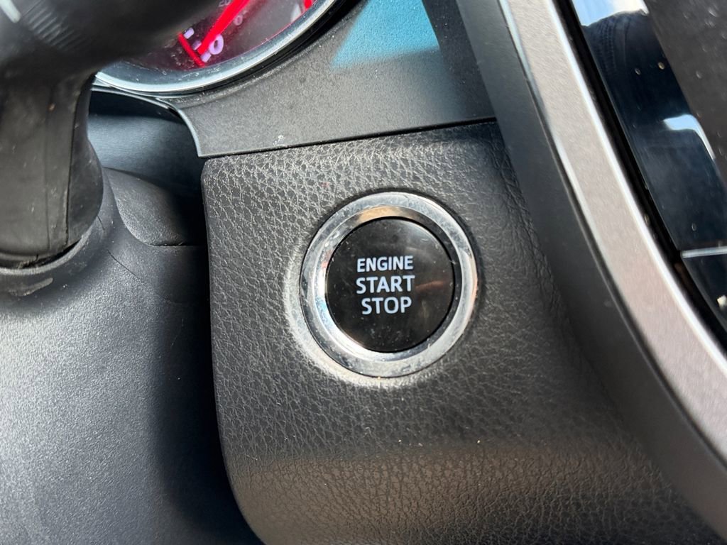 Used 2018 Toyota Camry XSE FWD image 31