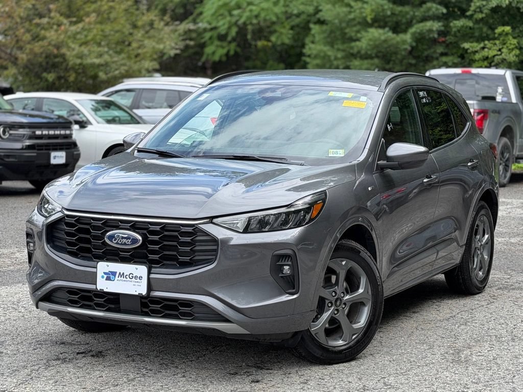 Used 2023 Ford Escape ST-Line Select w/ Tech Pack #1 AWD/4WD image 1