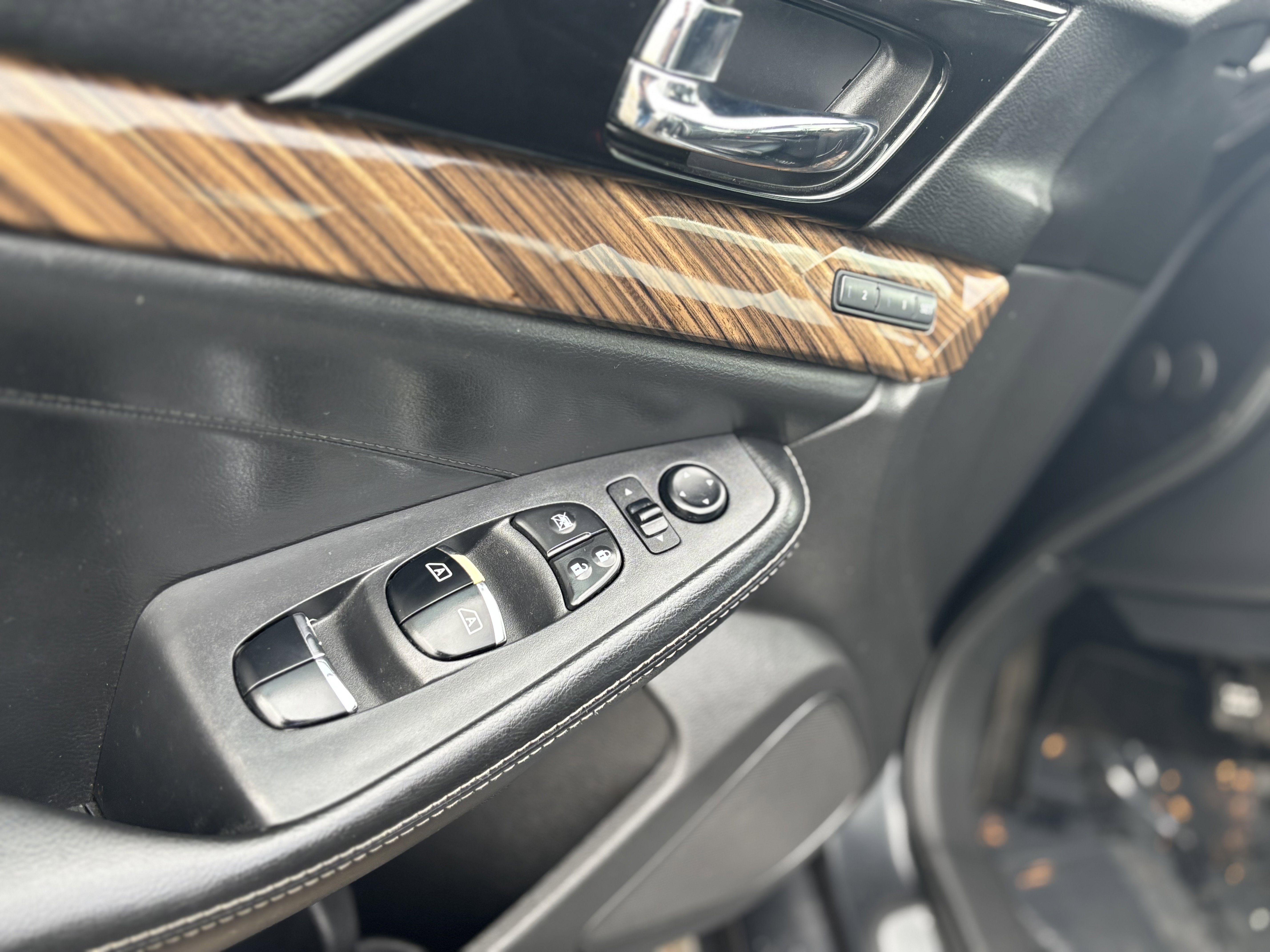 Used 2017 Nissan Maxima Platinum FWD image 19