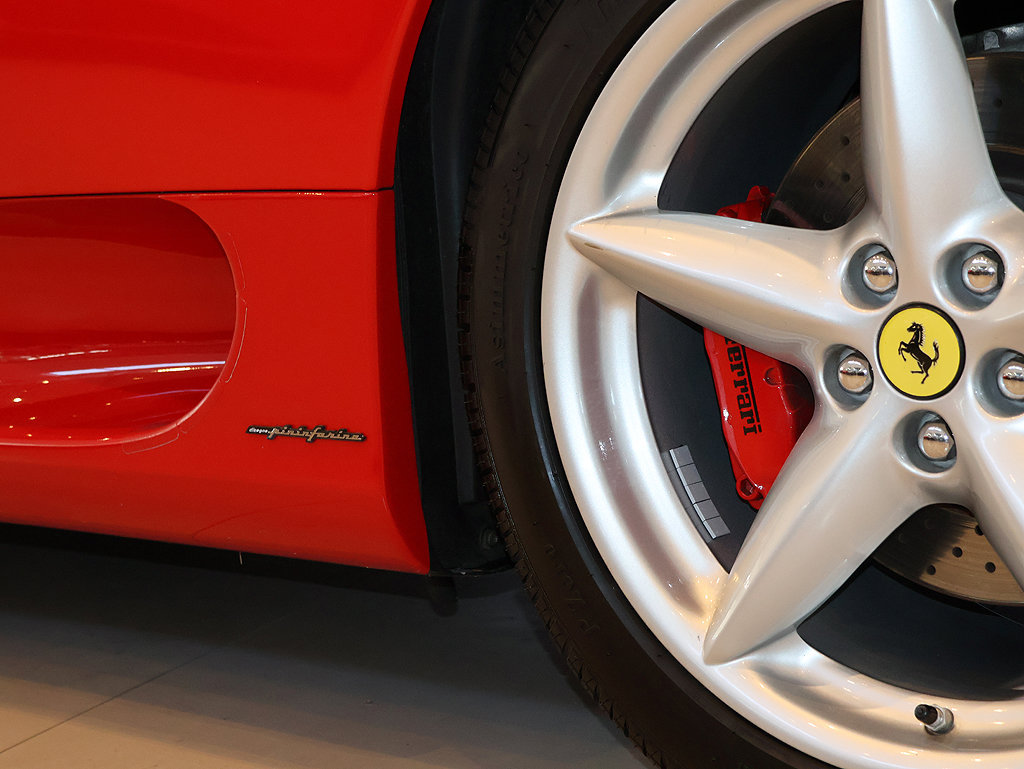 Used 2004 Ferrari 360 Spider RWD image 9
