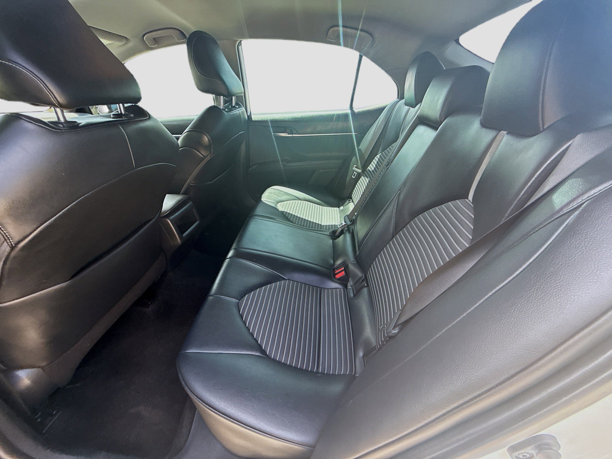 Used 2021 Toyota Camry SE FWD image 22