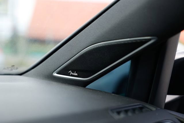 Used 2018 Volkswagen Golf R image 46