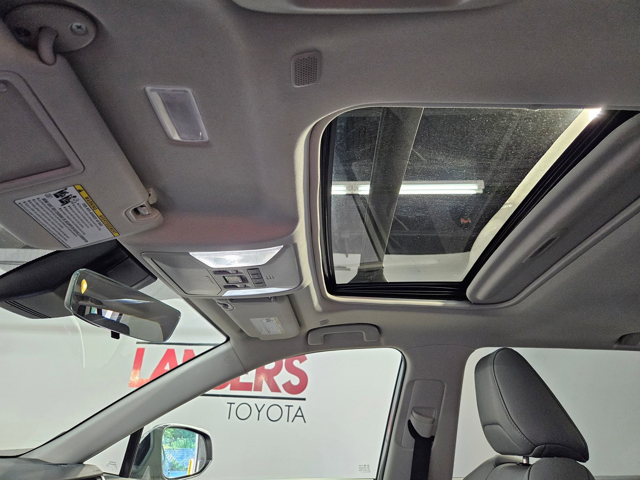 Used 2023 Toyota RAV4 XLE Premium image 25