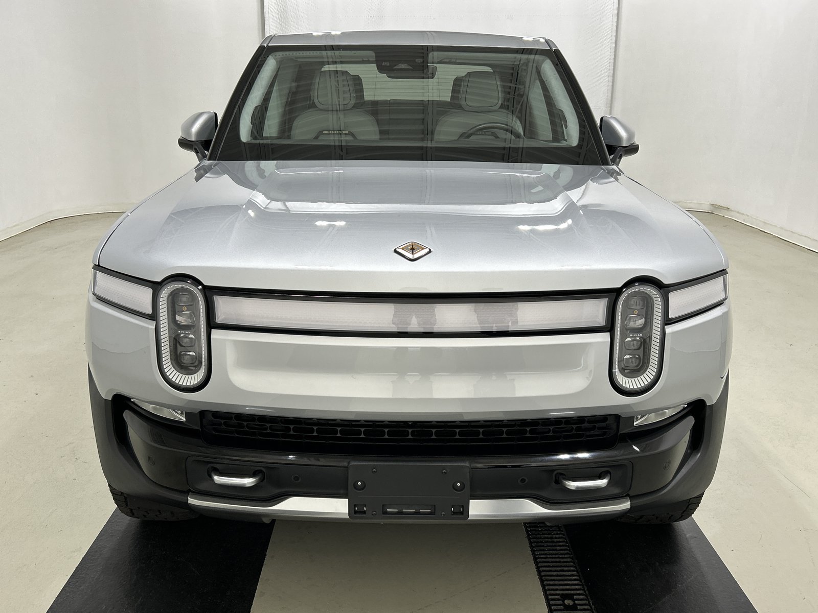 Used 2023 Rivian R1T Adventure AWD/4WD image 8