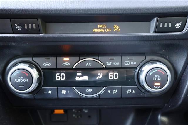 Used 2018 MAZDA MAZDA3 Touring FWD image 19