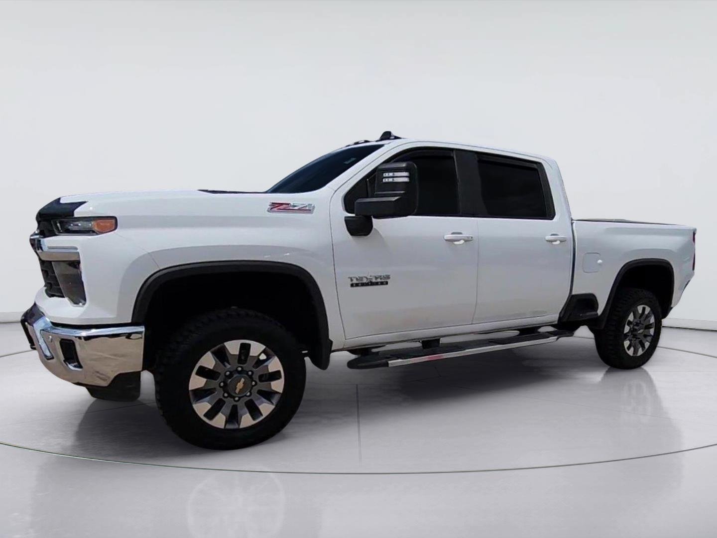 Used 2025 Chevrolet Silverado 2500 LT w/ Texas Edition AWD/4WD image 4
