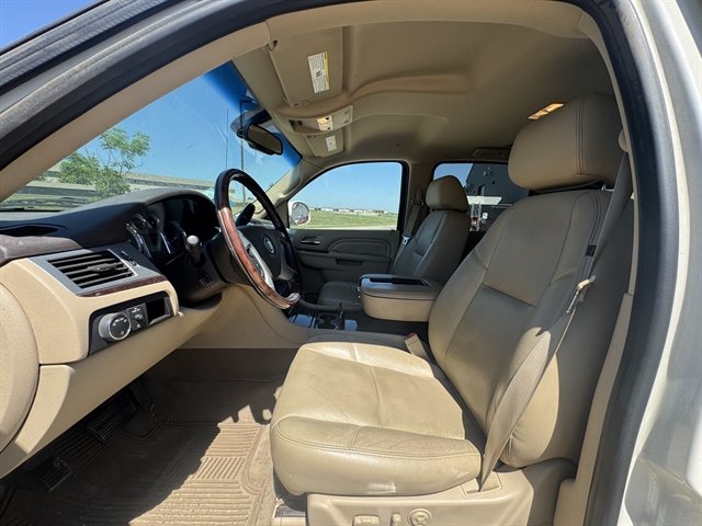 Used 2013 Cadillac Escalade EXT AWD/4WD image 7