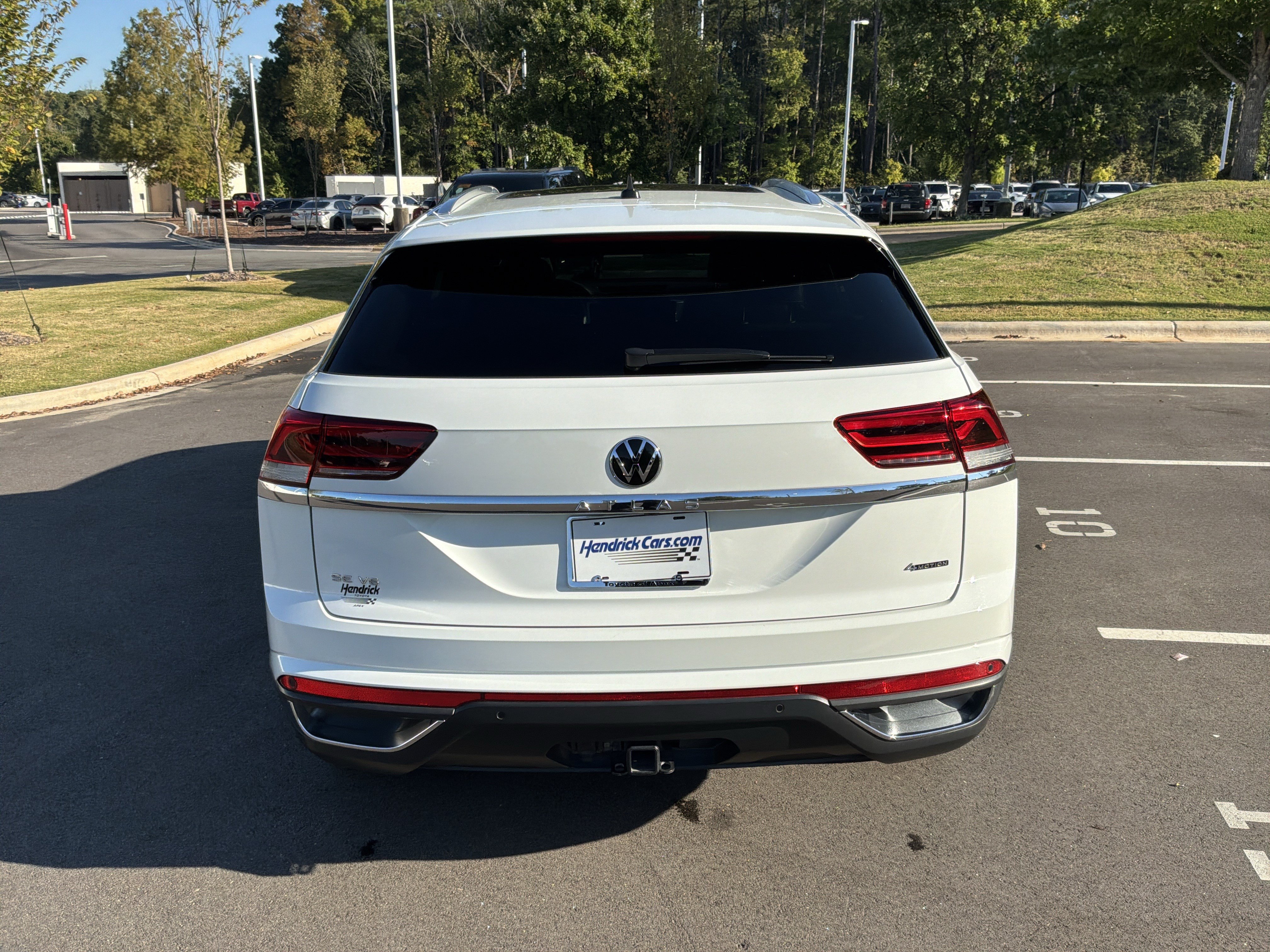 Used 2023 Volkswagen Atlas Cross Sport SE w/ Panoramic Sunroof Package AWD/4WD image 9