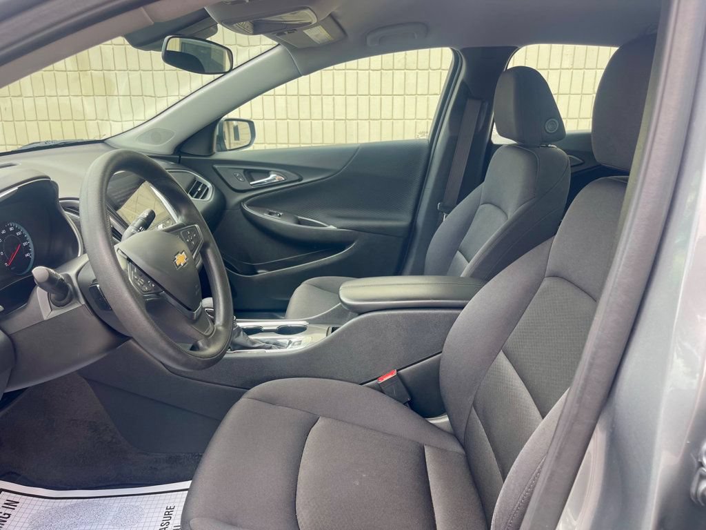 Used 2025 Chevrolet Malibu LT FWD image 9
