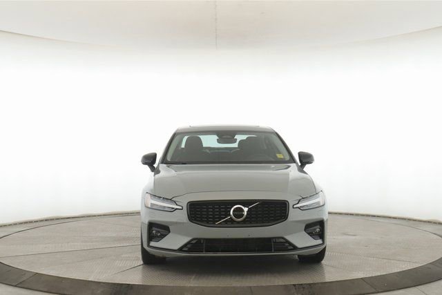 Used 2025 Volvo S60 B5 Core AWD/4WD image 12