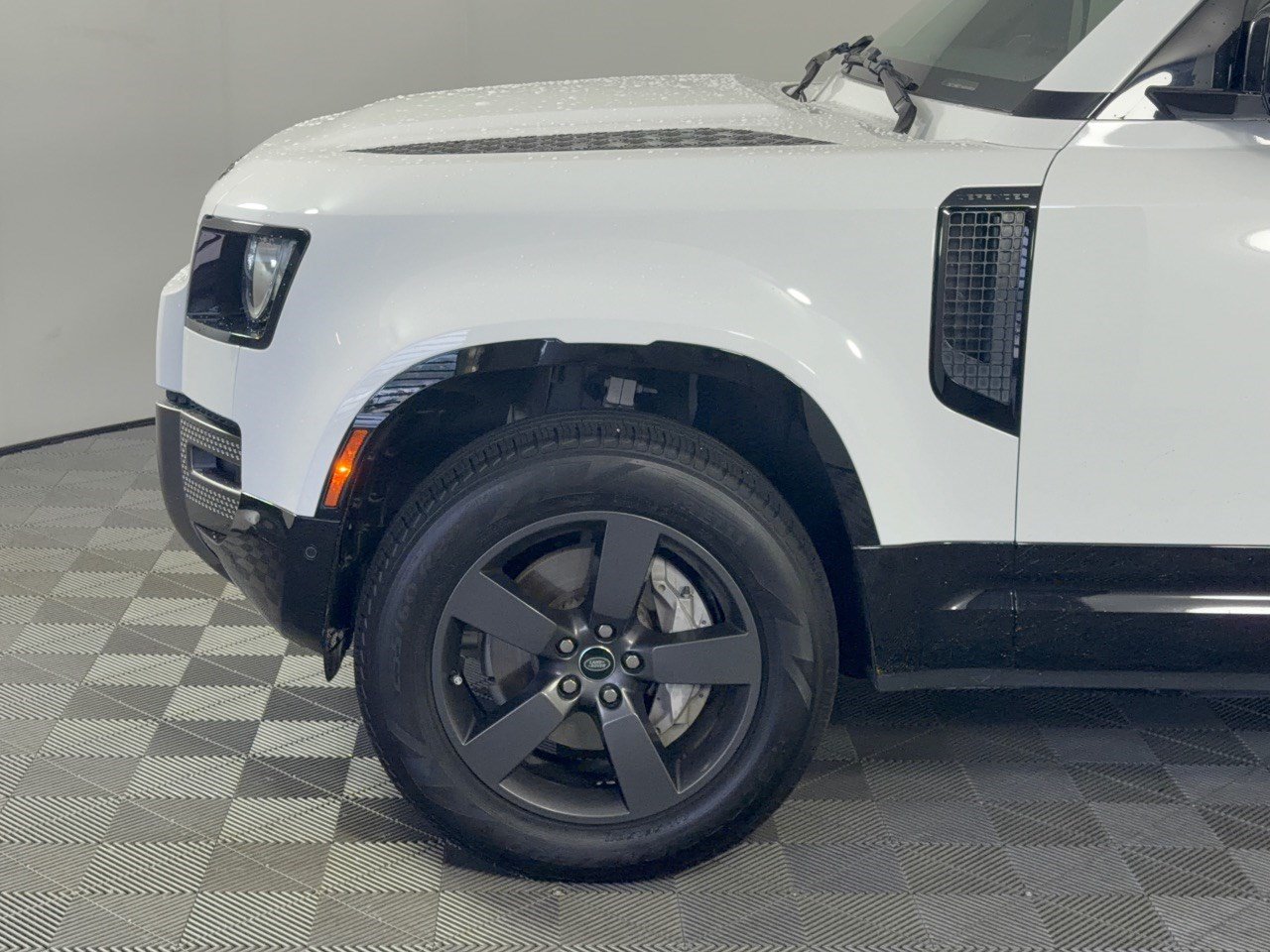 Used 2023 Land Rover Defender 110 X-Dynamic SE AWD/4WD image 13