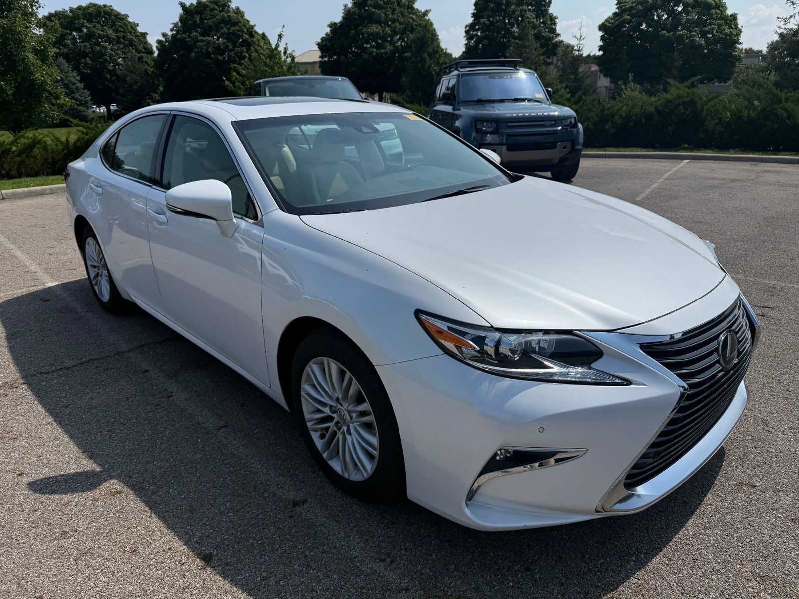 Used 2018 Lexus ES 350 w/ Premier Package FWD image 3