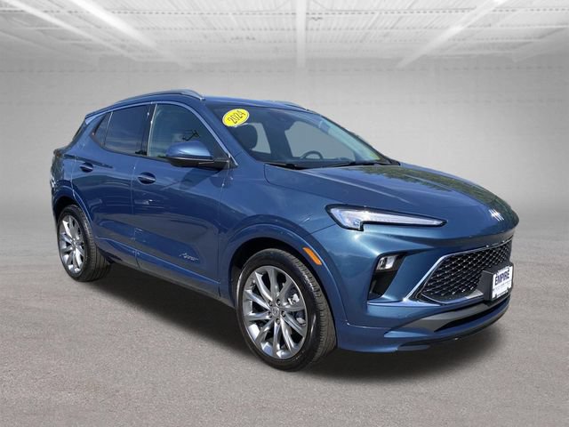 Used 2024 Buick Encore GX Avenir w/ Avenir Technology Package FWD image 4