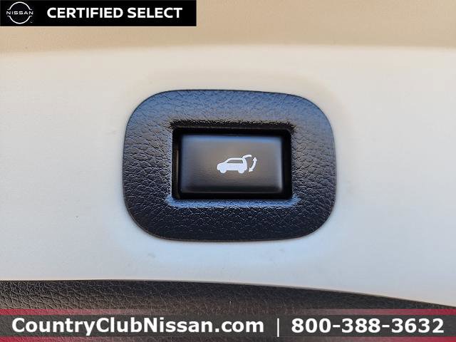 Certified 2017 Nissan Rogue SV w/ SV Premium Package image 29