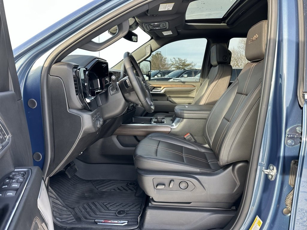 Used 2024 Chevrolet Silverado 2500 High Country image 2